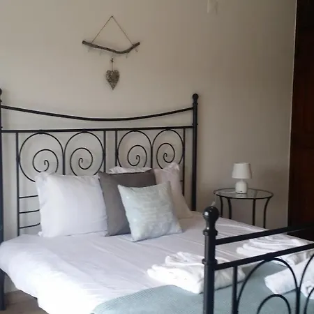 Bb Silvercoast Casa Flores Bed & Breakfast